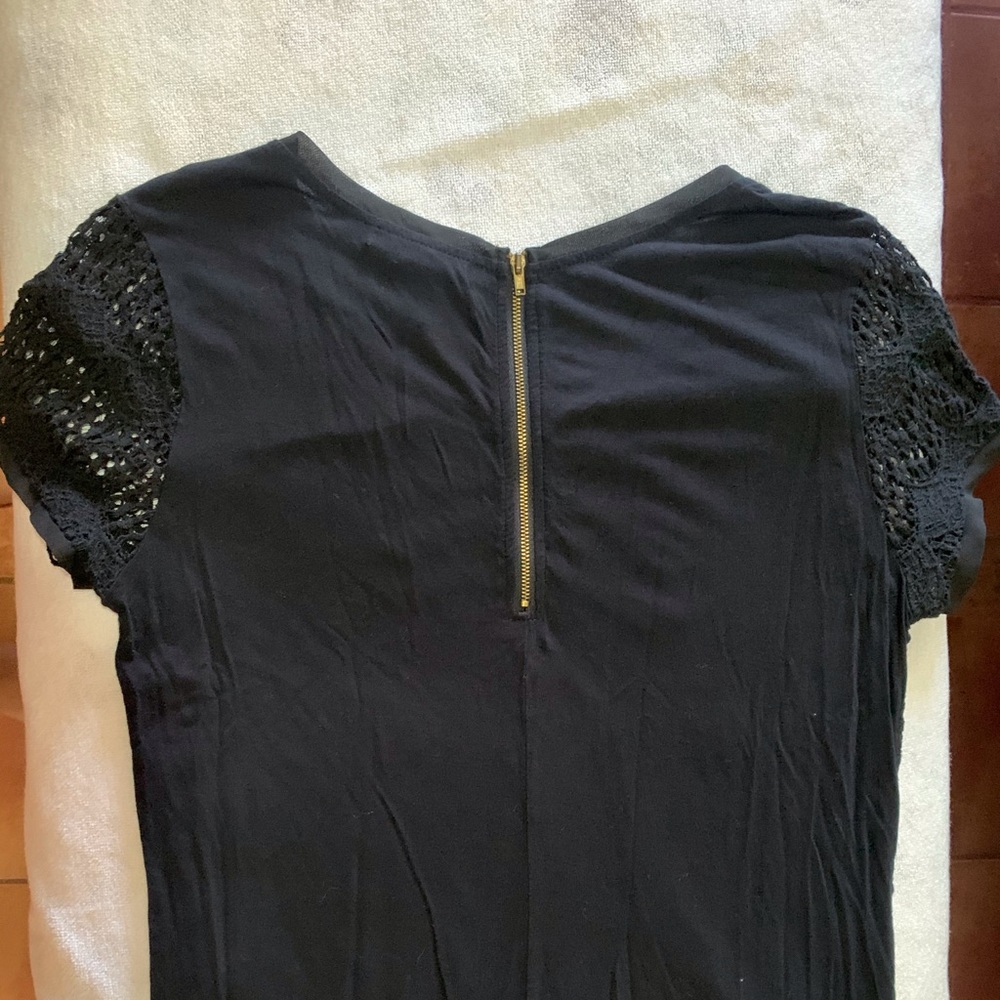 🔥4//$15🔥 black top - Picture 4 of 4